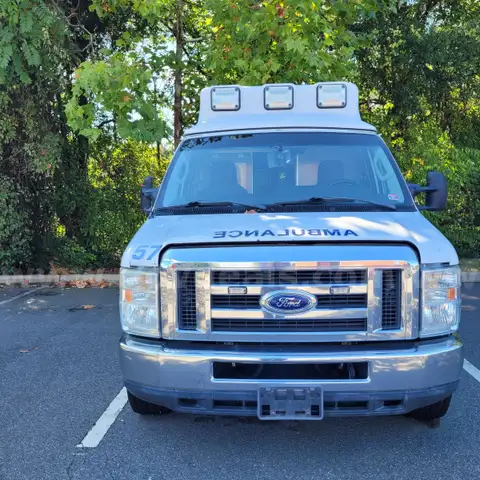 2014 FORD E-350 (Unit 57)