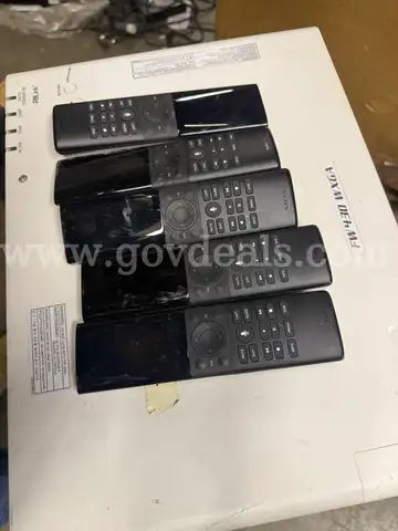 A lot of 100 Savant Pro REM-1100-00 Black Touchscreen Single Room Universal Remote Control