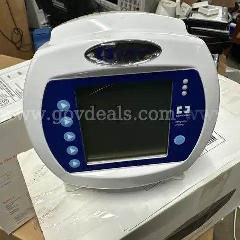 Alot of 30 Covidien Kangaroo Joey Enteral Feed and Flush Pump with Pole Clamp Power Cord