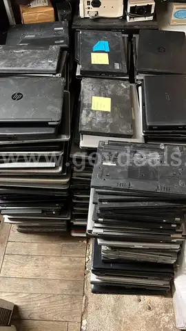 A lot of 250 mixed windows laptops core 2/i3/i5/i7 from 2nd gen to 6th gen untested