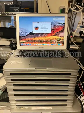A lot of 18 of MacBook Air 2015 core i5 mixed GB ram 8/4 no HDD 