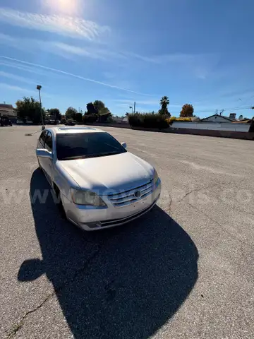 2005 Toyota Avalon XL