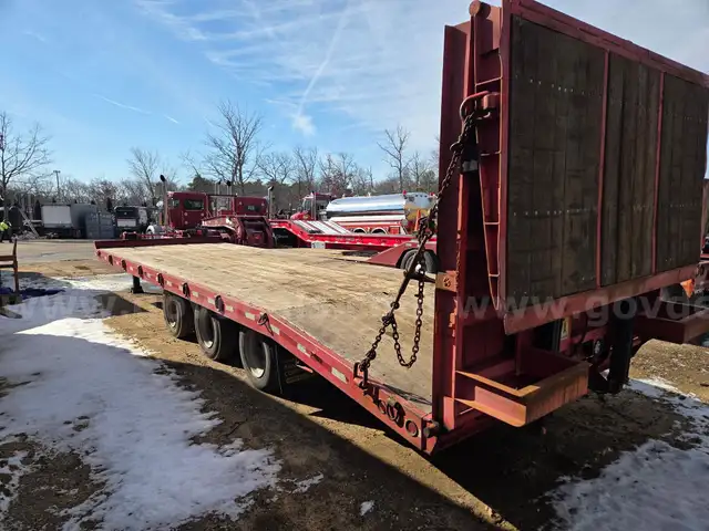 2003 Tow Master 25 Ton Tri/A Lowboy