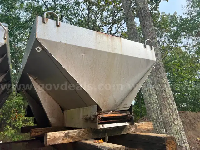 Western 8 Ft Salt Spreader