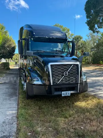 2019 Volvo VNL Sleeper Truck Tractor