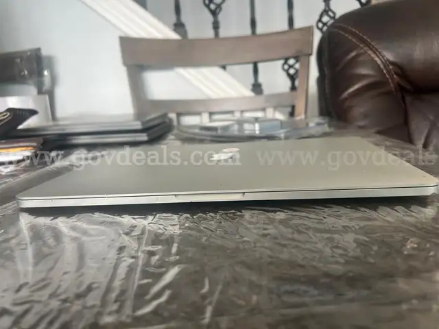 MacBook pro 2018 i7 16 256gb very good condition QTY 1