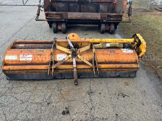 1996 mott three-point flail mower