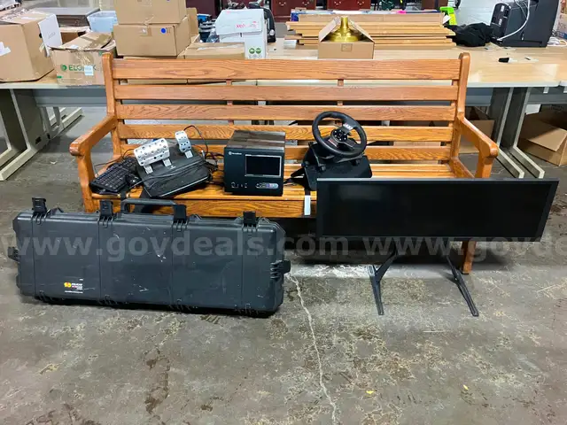 LOGITECH Driving Simulator Virtual Training Video Game Wheel Pedal Computer Case