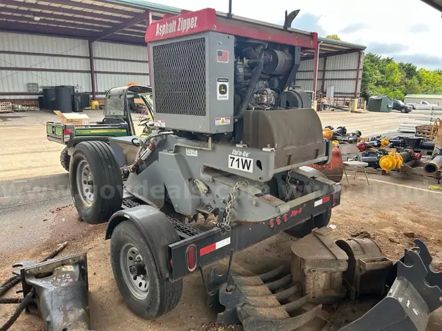 2009 Asphalt Zipper AZ-300 portable milling machine