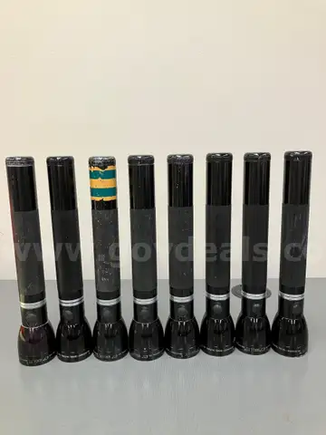 MAG-LITE RECHARGEABLE FLASHLIGHTs (Lot of 8)