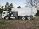 2010 Peterbilt 320