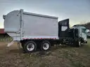 2010 Peterbilt 320