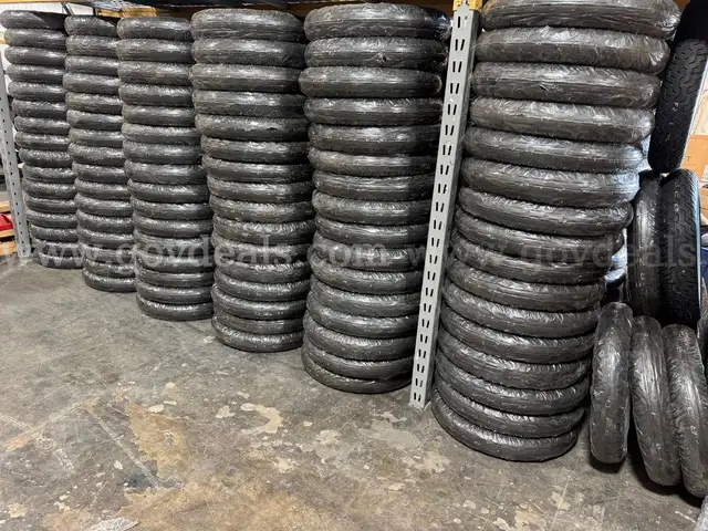 Lot of 200 New Dunlop Harley-Davidson D402 Front Motorcycle Tire MT90B-16 (72H) Wide White Wall - Made in Jan 2025 -