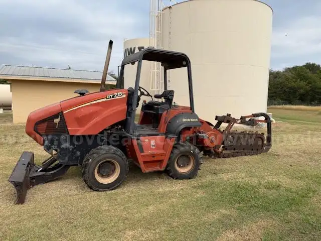2004 Ditch Witch RT75H Ride On Trencher with H910 Trencher Attachment. Runs good.