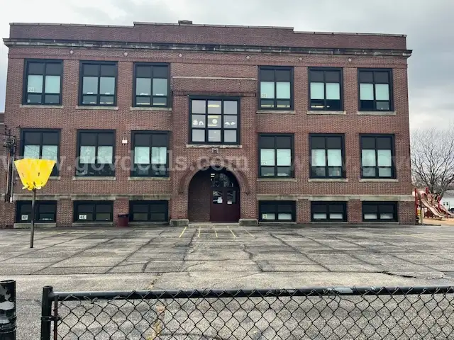McKinley Elementary School Building - 602 Plum St Fairport Harbor, OH 44077