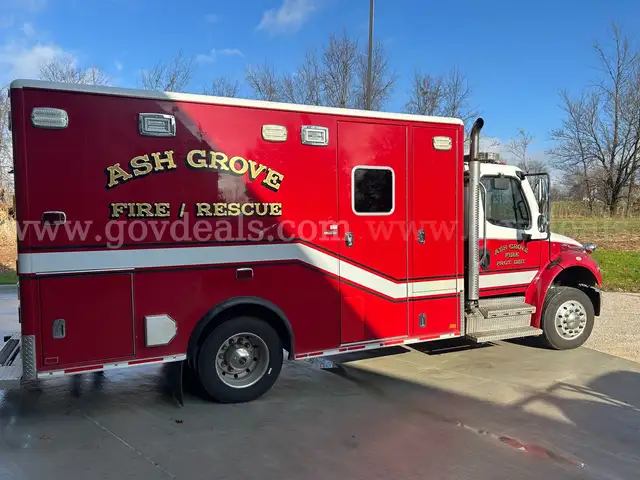 2012 Freightliner M2 106