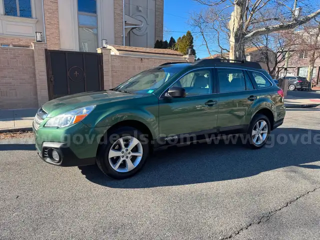 2014 Subaru Outback absolutely new condition runs and drives perfect
