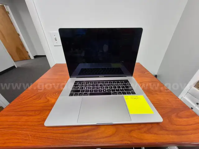 MacBook Pro - Qty 1
