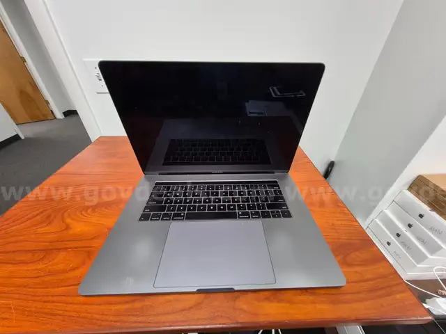 MacBook Pro - Qty 1