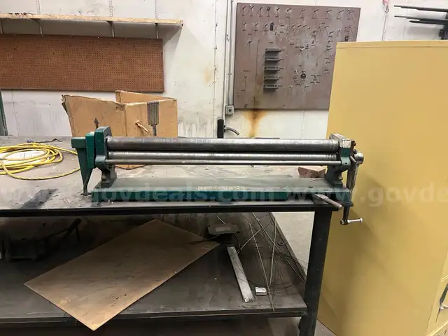 Tennsmith-Sheet metal roller