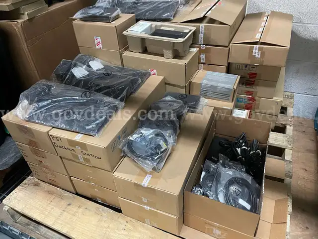Lot of 56 Lenovo ThinkPad Docks, Port Replicators & USB Hubs – Open Box, Used, Sealed, Ultra, Pro, Workstation, OneLink