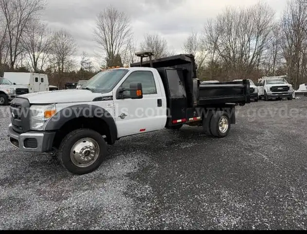 2016 FORD F-550 4X4 DUMP TRUCK
