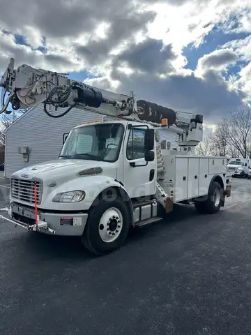 2014 Freightliner M2 106 Digger Derrick Truck
