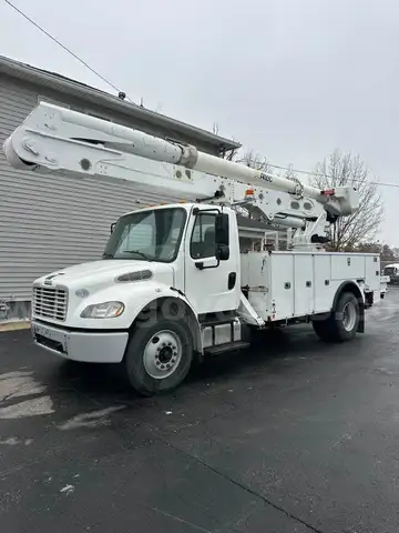 2017 FREIGHTLINER M2 106 BUCKET TRUCK