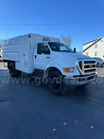 2015 FORD F-750 CHIP DUMP TRUCK