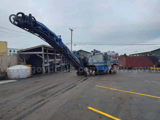 2010 Wirtgen Road Milling Machine