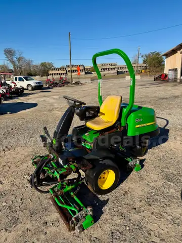2015 John Deere 2500B Diesel