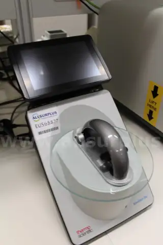 Thermo Scientific NanoDrop One Spectrophotometer