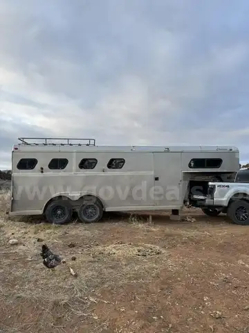Charmac 4 Horse Gooseneck Trailer w/ Tack Room