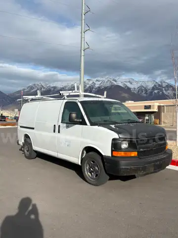 2006 Chevrolet Express - RUNS AND DRIVES