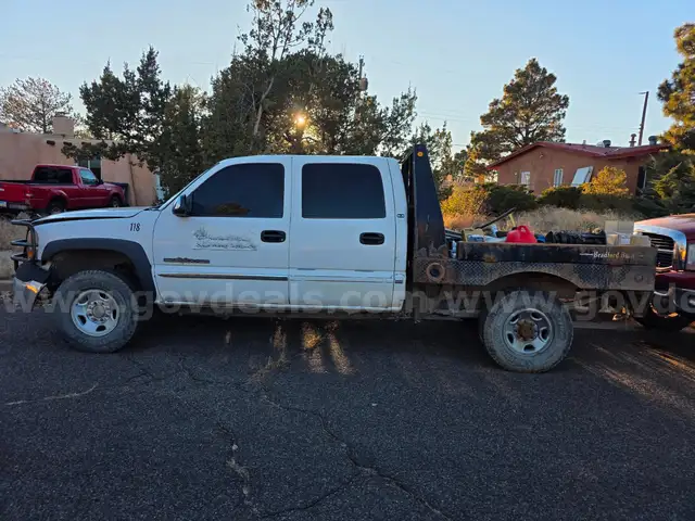 2001 GMC Sierra 2500HD SL Crew Cab Short Bed 4WD
