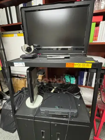 LIFESIZE VIDEO CONFERENCING SYSTEM, TV, &#x26; VCR PLAYER ON CART