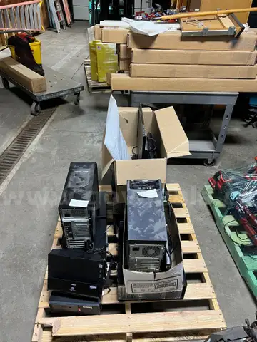 Lot of 9 Desktop PC&#x27;s, two monitors and a scanner