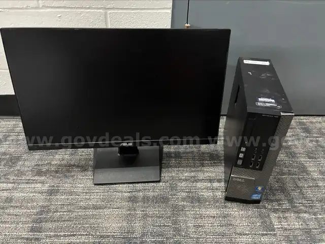 Desktop Computer & Monitor