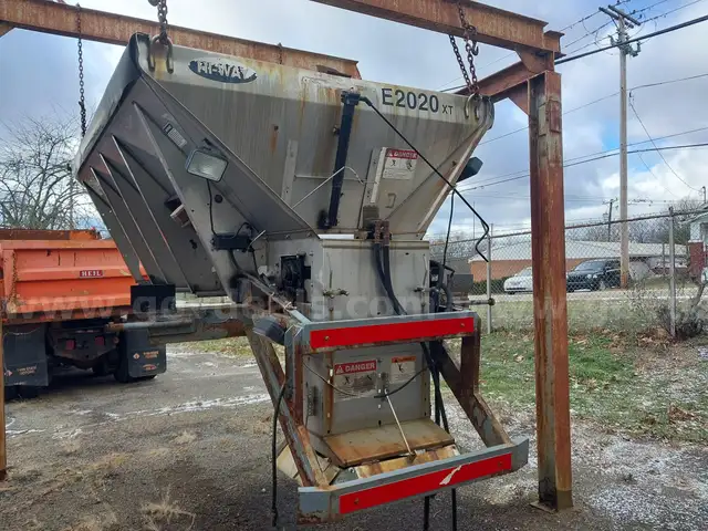 2007 Highway Stainless Steel V-Box Spreaded