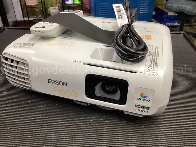 Epson PowerLite 955WH WXGA 3LCD Projector | 3200 Lumens | Remote & Power Cord