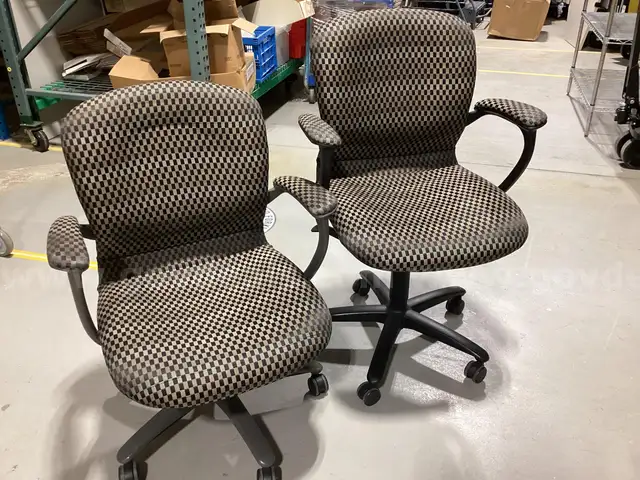 Set of 2 Professional Task Chairs – Modern Checkered Pattern