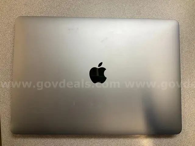 2020 Apple MacBook Air 13" - M1 Chip - 16GB RAM - 512GB SSD - Space Gray