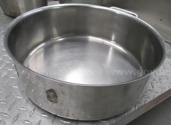 unknown brand stainless steel rondeau or brazier - missing handle