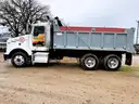 2006 Kenworth T800B 6x4 T/A Dump Truck