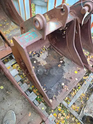 H&H 30 In. Cat Backhoe Ditching Bucket