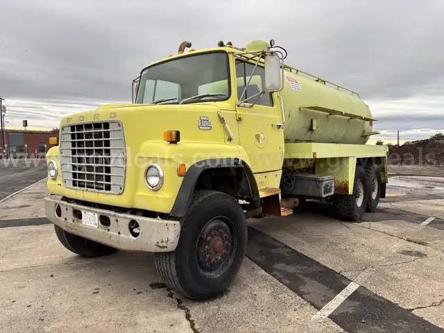 1982 Ford LNT8000 Sludge Truck