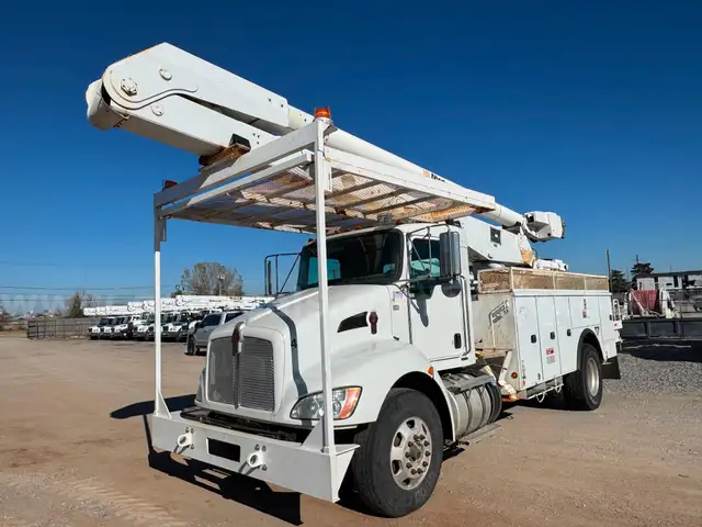 2013 Kenworth T300 Altec Bucket Truck