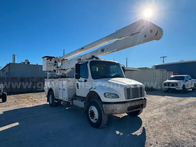 2013 Freightliner M2 4x4 Altec Bucket Truck