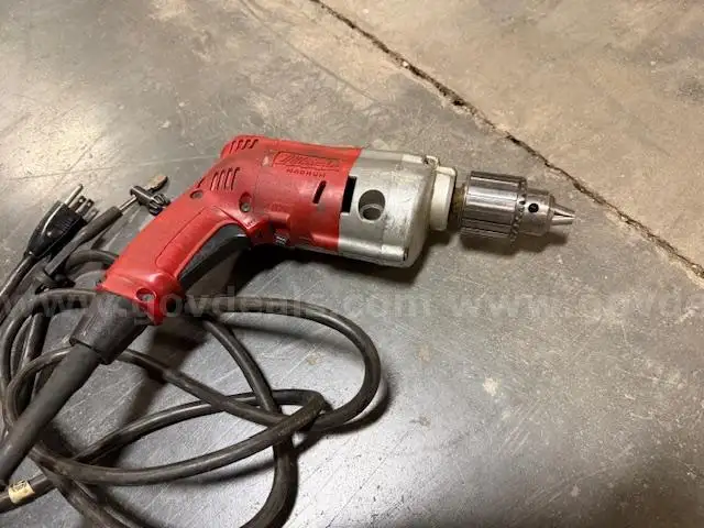 Milwaukee Magnum Hole Shooter