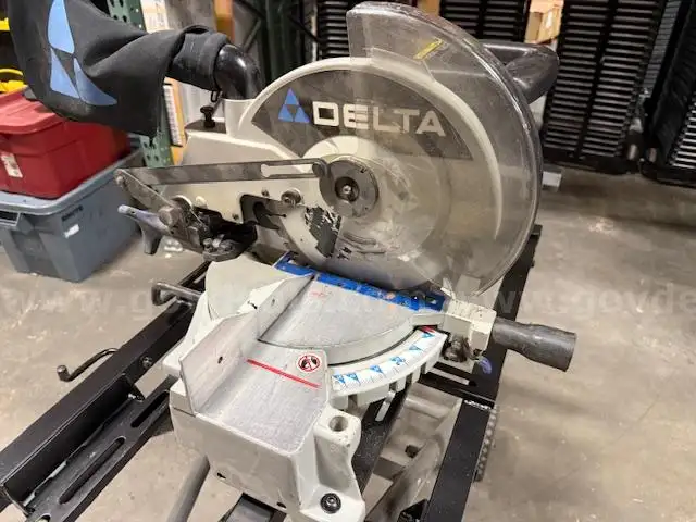 Porter & Cable Compound 10" Miter Saw with Stand